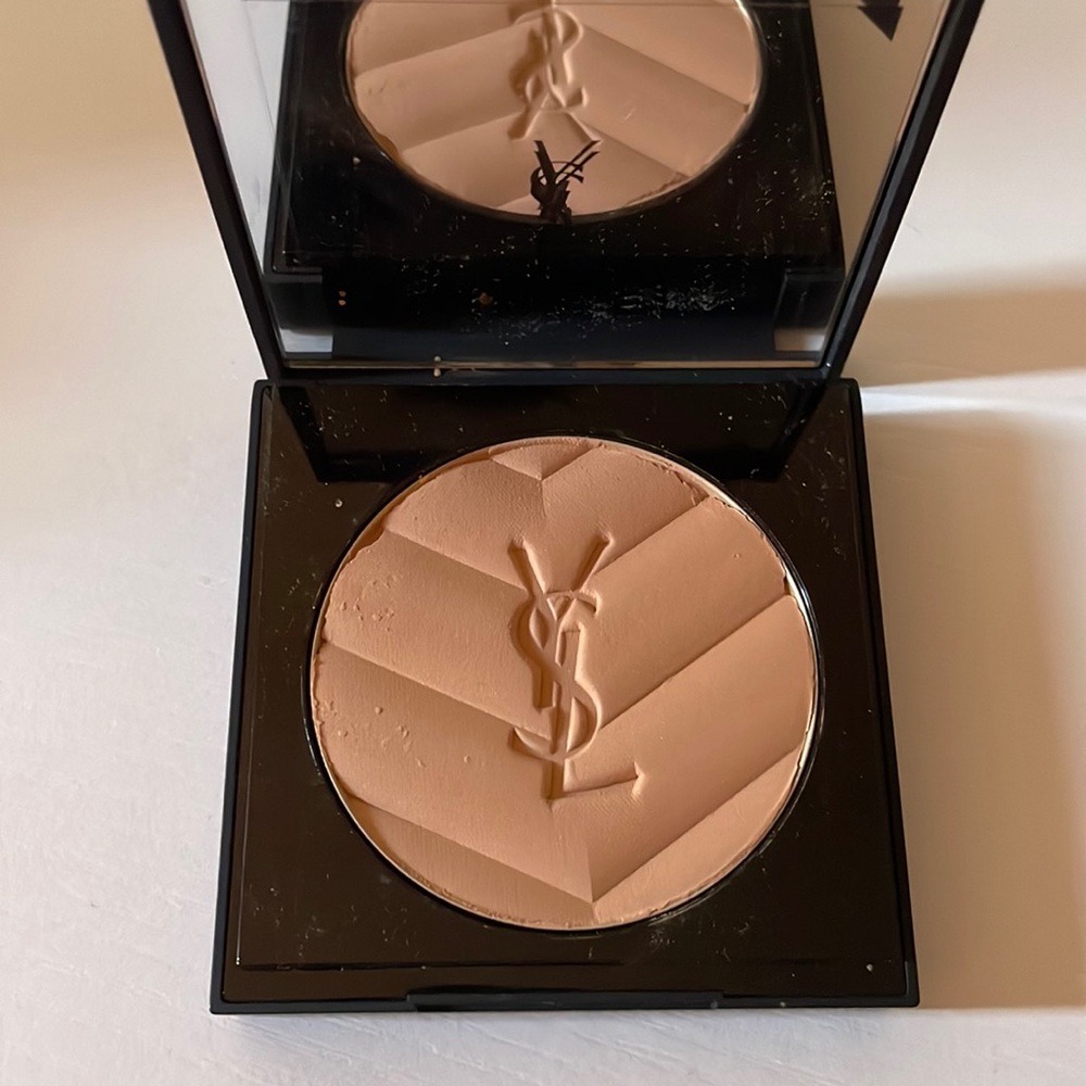 YSL Beauty All Hours Hyper Bronzer Ultimate Couture Clutch - Picture 3 of 8